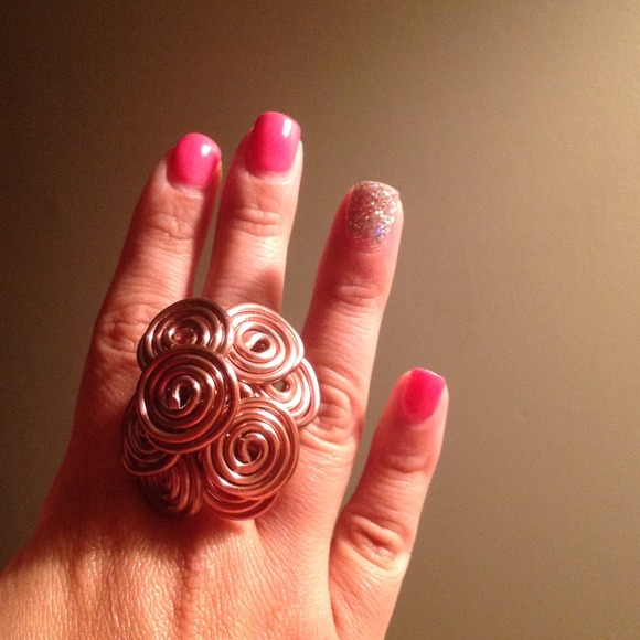 Handmade rose gold wire ring