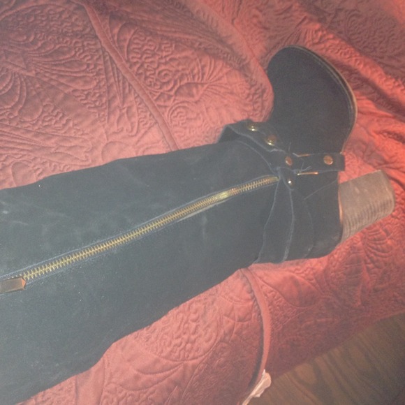 Black suede boots , wicked cute!!!