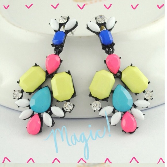 NWOT Gorgeous Colorful Statement Earrings.