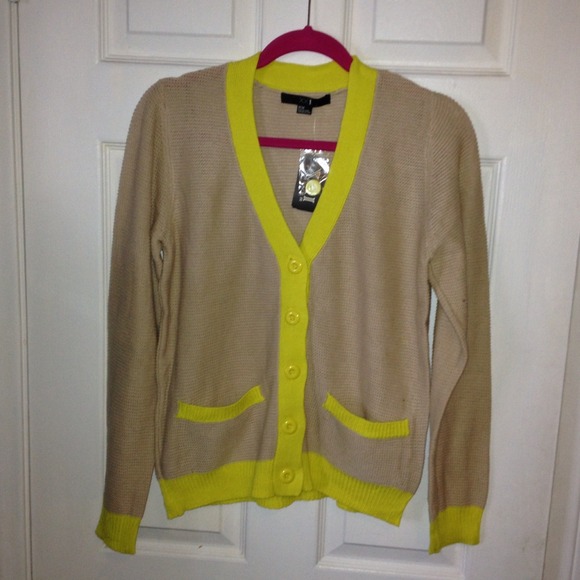 Sweater/Cardigan