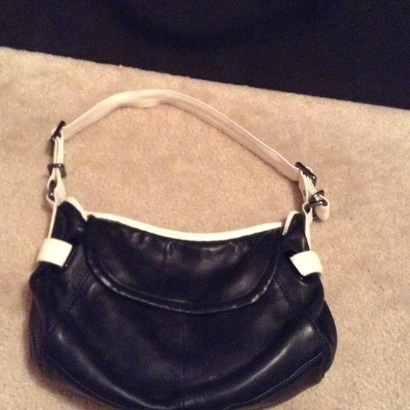 Kenneth Cole purse