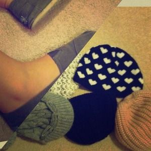 Reserved! Toms and beanie!