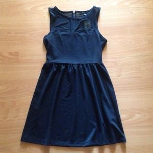 Forever 21 Sleeveless Black Dress