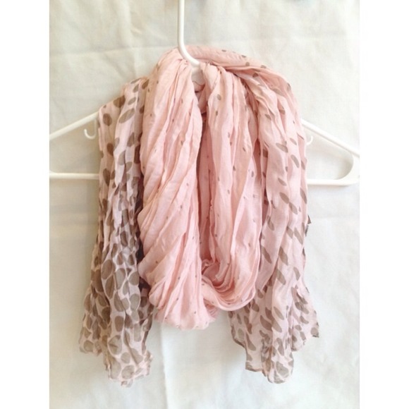 Pink Giraffe Print Scarf