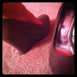 Grey/Tan Wedge Heel.