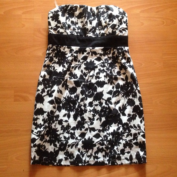 Forever 21 Strapless Dress