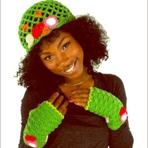 Yummy you Twinkie Chan Salad gloves hat scarf