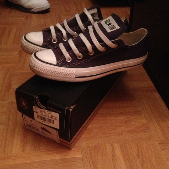 Converse navy blue
