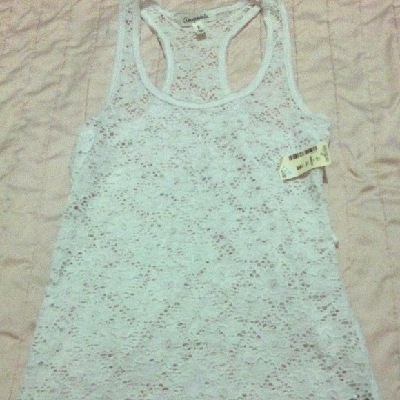 beautiful white tank top - Picture 1 of 1