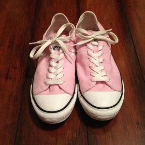 Converse pink one stars