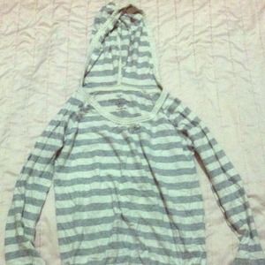 grey/white striped long sleeved top.