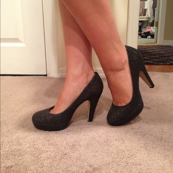 Steve Madden Shoes - Sparkly Black Pumps