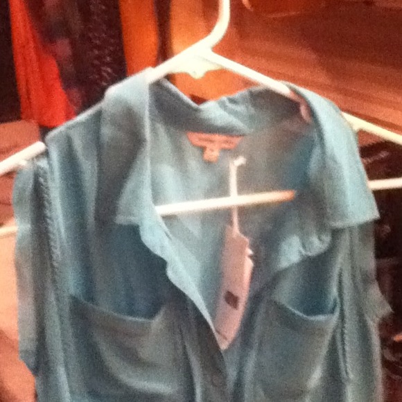 Turquoise top sleeveless