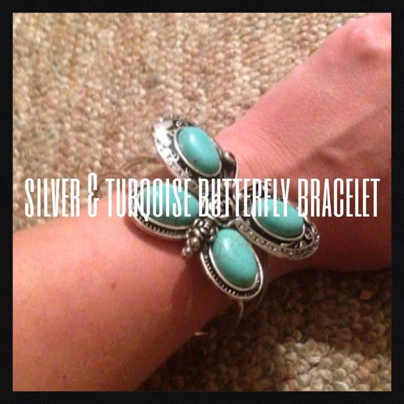 ✂️❌PRICE CUT❌✂️ Butterfly Bracelet