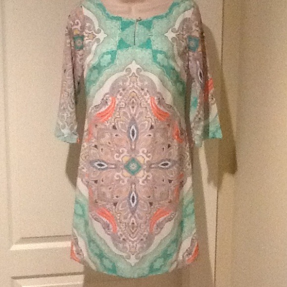 ️🎉HP 🎉Fabulous print dress - Picture 2 of 4