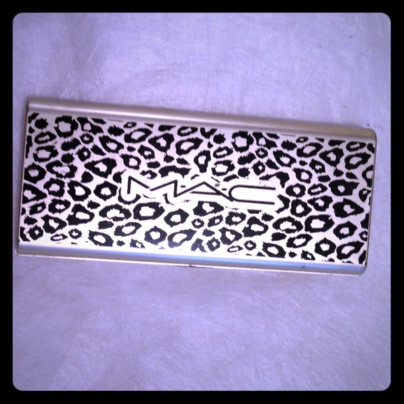 MAC Gold Cheetah Metallic Palette