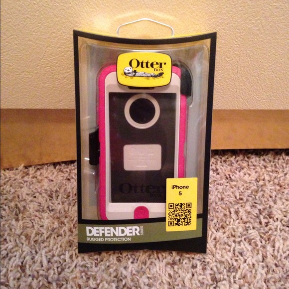 🚫SOLD🚫Outterbox Defender iPhone5 Case w/ Clip