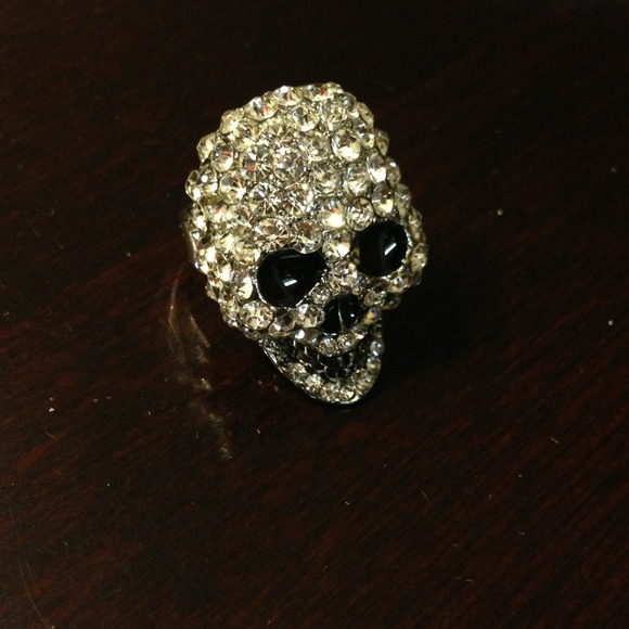 Super Bling Skull ring - Picture 1 of 4