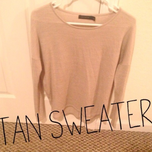 ❌SOLD Tan Sweater - Picture 4 of 4