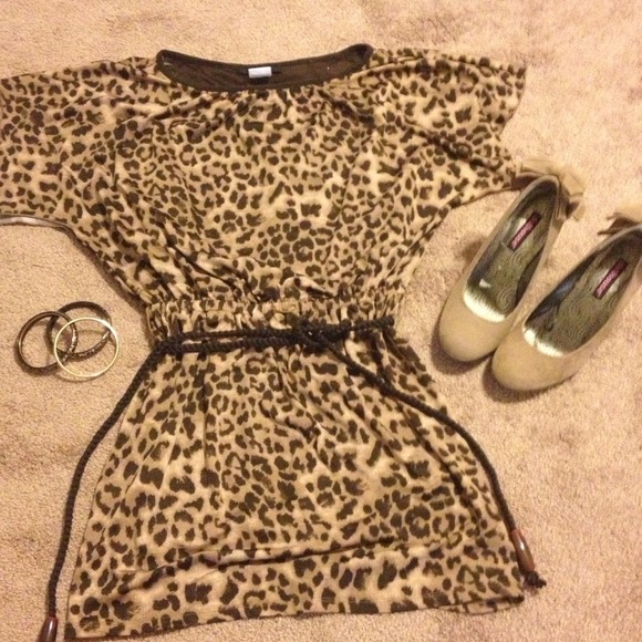 Leopard print dress. Comes with rope belt