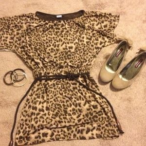 Leopard print dress. Comes with rope belt