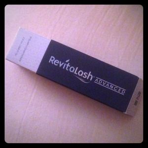 🌟Price cut!🌟Revitalash advanced was 80 now 60!!