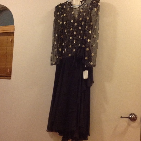 Black/ gold dress on hold till 11/12 for pinky 345