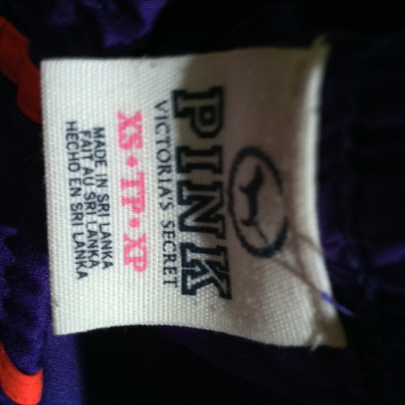 🎀sold🎀 Vs LOVE PINK campus workout shorts - Picture 4 of 4