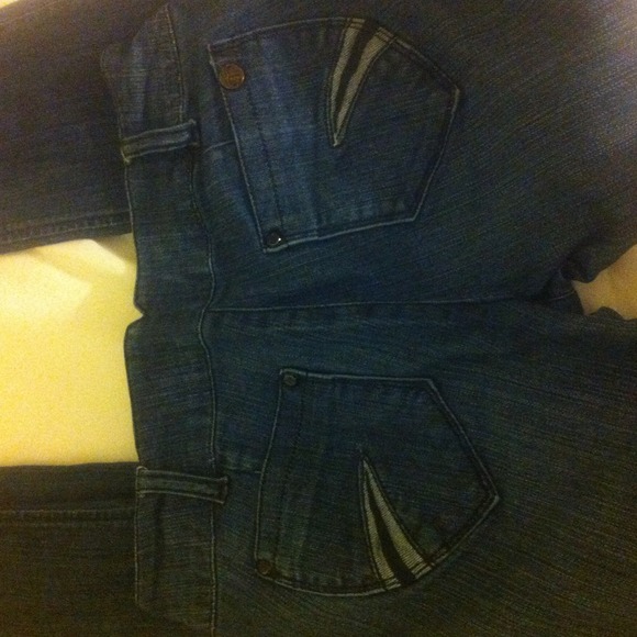 Button down Jeans - Picture 3 of 3