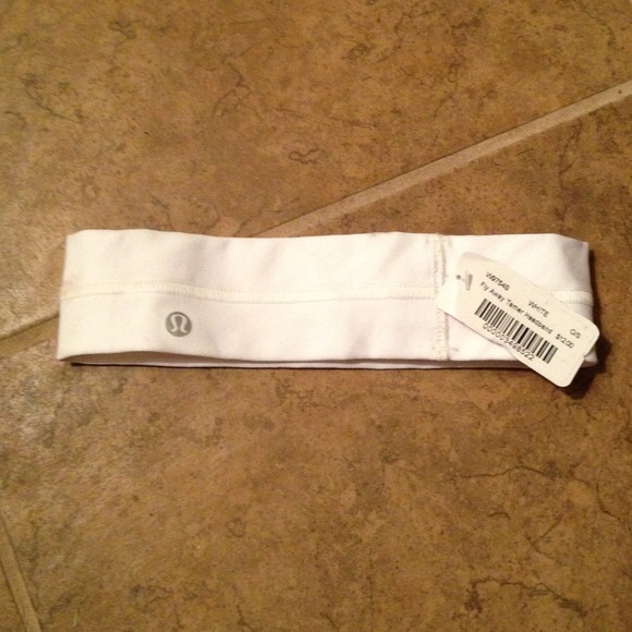 ✋✋SOLD✋✋LuLulemon headband!