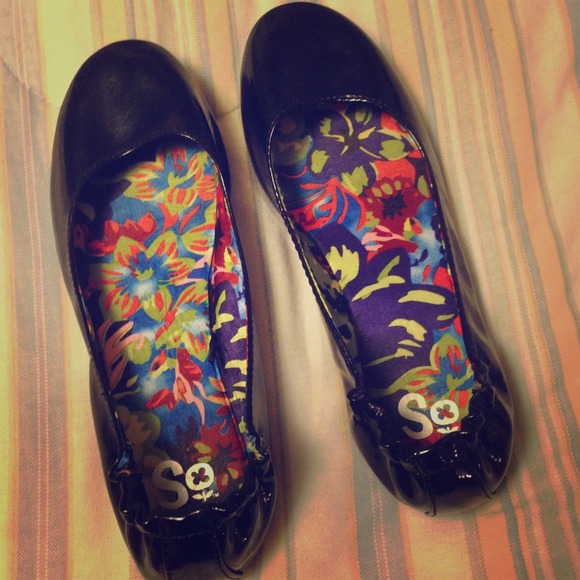 🎀Black flats🎀 a simple MUST have (: