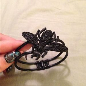 ❌SOLD❌Guess  rhinestone beetle bracelet