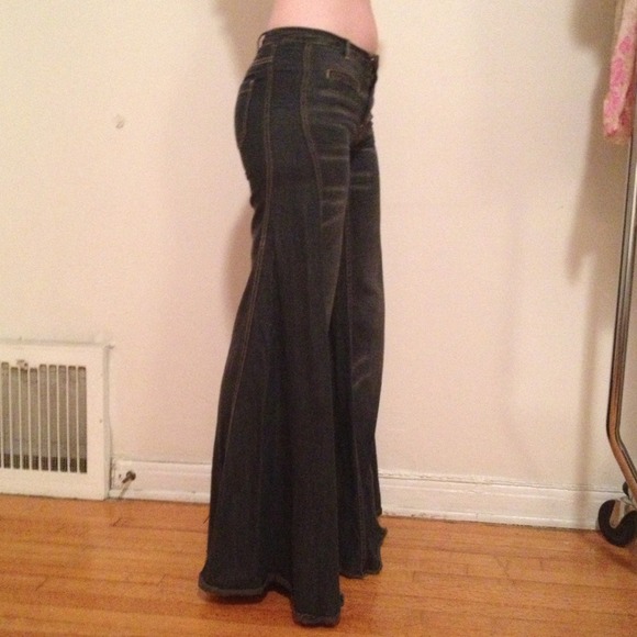 Free People wide bell bottom jeans! - Picture 2 of 3