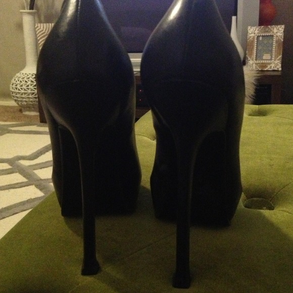 YSL pumps - Picture 3 of 4