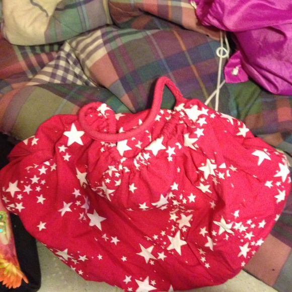 A big purse that can hold a lot