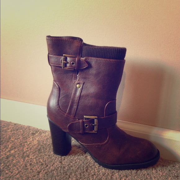 💕Brown Guess Boots💕