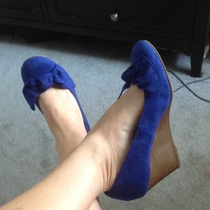 Blue Wedges