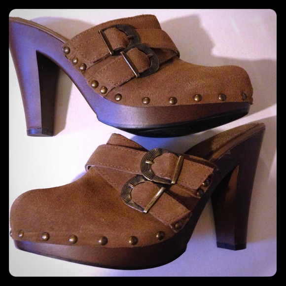 New Dana Buchman leather clog/ heels. 7.5