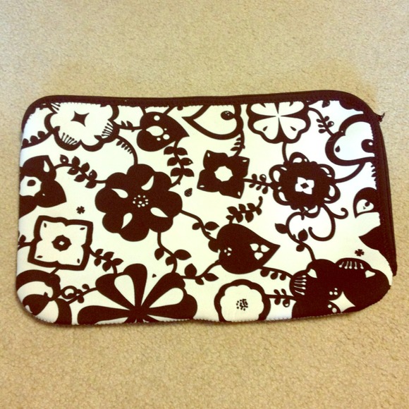 ❤SOLD❤ Black & White floral laptop case zip up