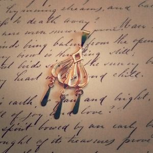 14k Yellow Gold Balloon Pendant