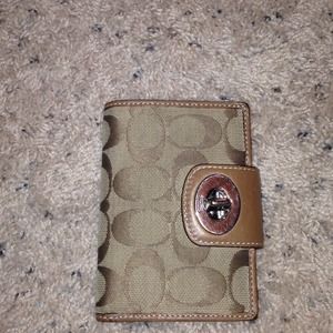 Coast wallet 100% Authentic