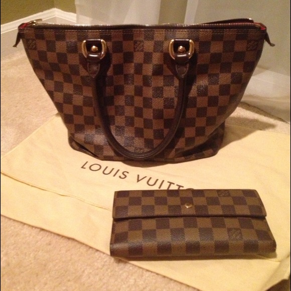 📌SOLD- Louis Vuitton Saleya w/ wallet!