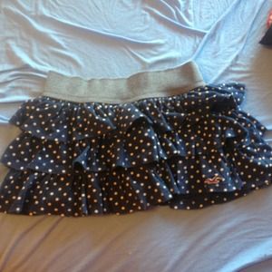 Cute polka dot Hollister skirt!