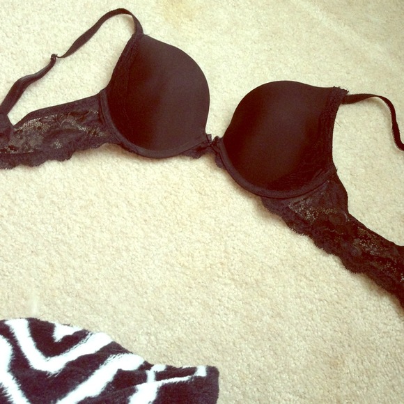 ✨✨TRADED✨✨ VS Dream Angels black push up 34B