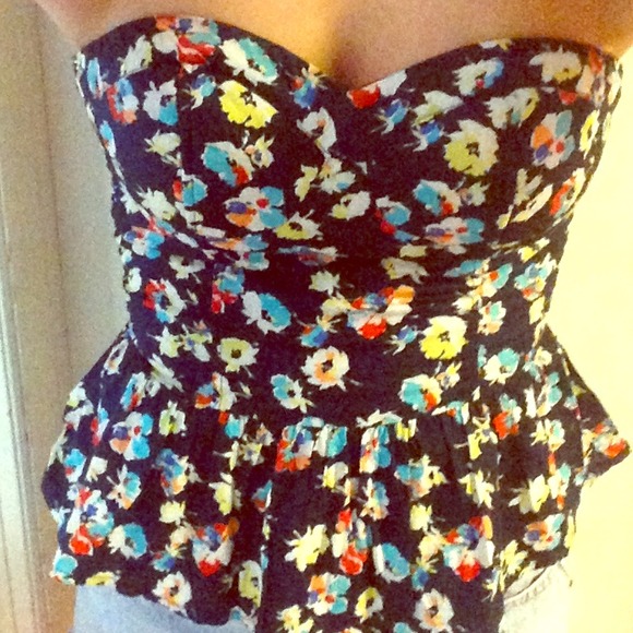 ❌❌ Traded!! ❌❌Flower tube top.