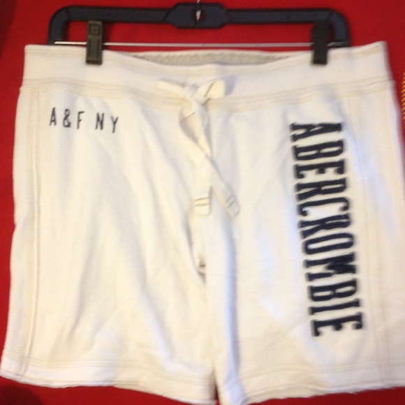 Abercrombie & Finch Shorts - Picture 2 of 4