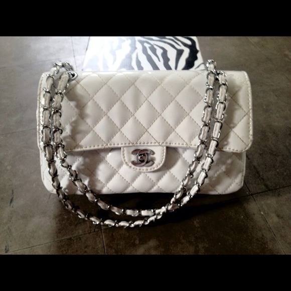 WHITE WITH SILVER HARDWARE CHANEL PURSE