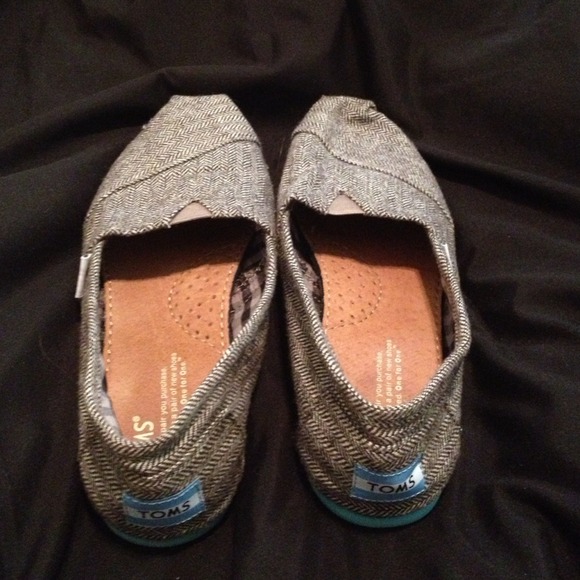 Herringbone TOMS - only worn once!