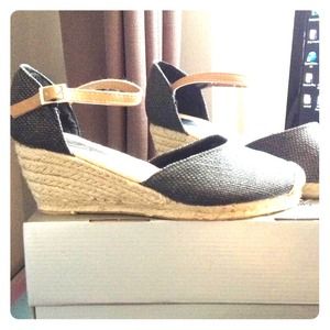 New in box Espadrilles