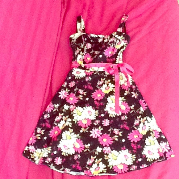 Dress. - Picture 1 of 1